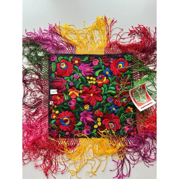 Vintage NWT Hungarian Floral Embroidered Cotton Fringed Table Cloth Placemat - Picture 5 of 11